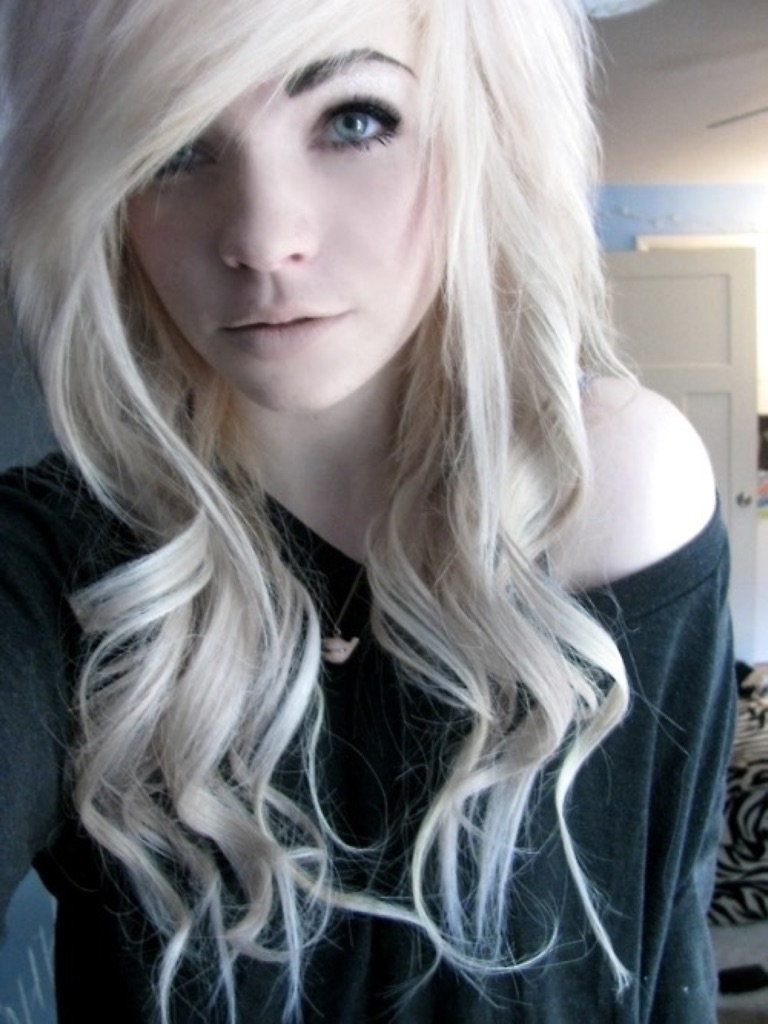 blonde-scene-girls
